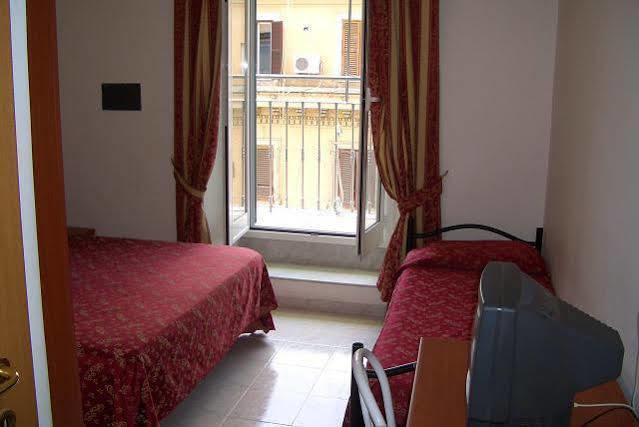 Hotel Euro Quiris Roma Exterior foto
