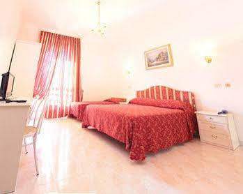 Hotel Euro Quiris Roma Exterior foto